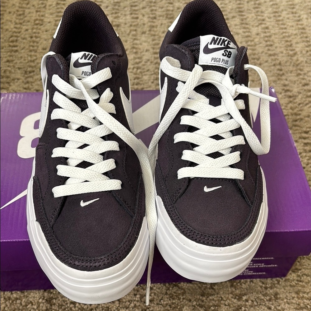 Nike SB Black and White Women's Sneakers Brand New 7.5
